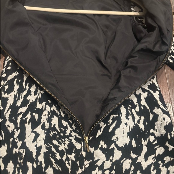 Reiss Black and White Patterned 3/4 Sleeve Dress in size 6 - Picture 13 of 16
